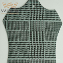 Tela sintética grabada en relieve del vinilo de la tapicería del cuero de la PU de la microfibra para automotriz